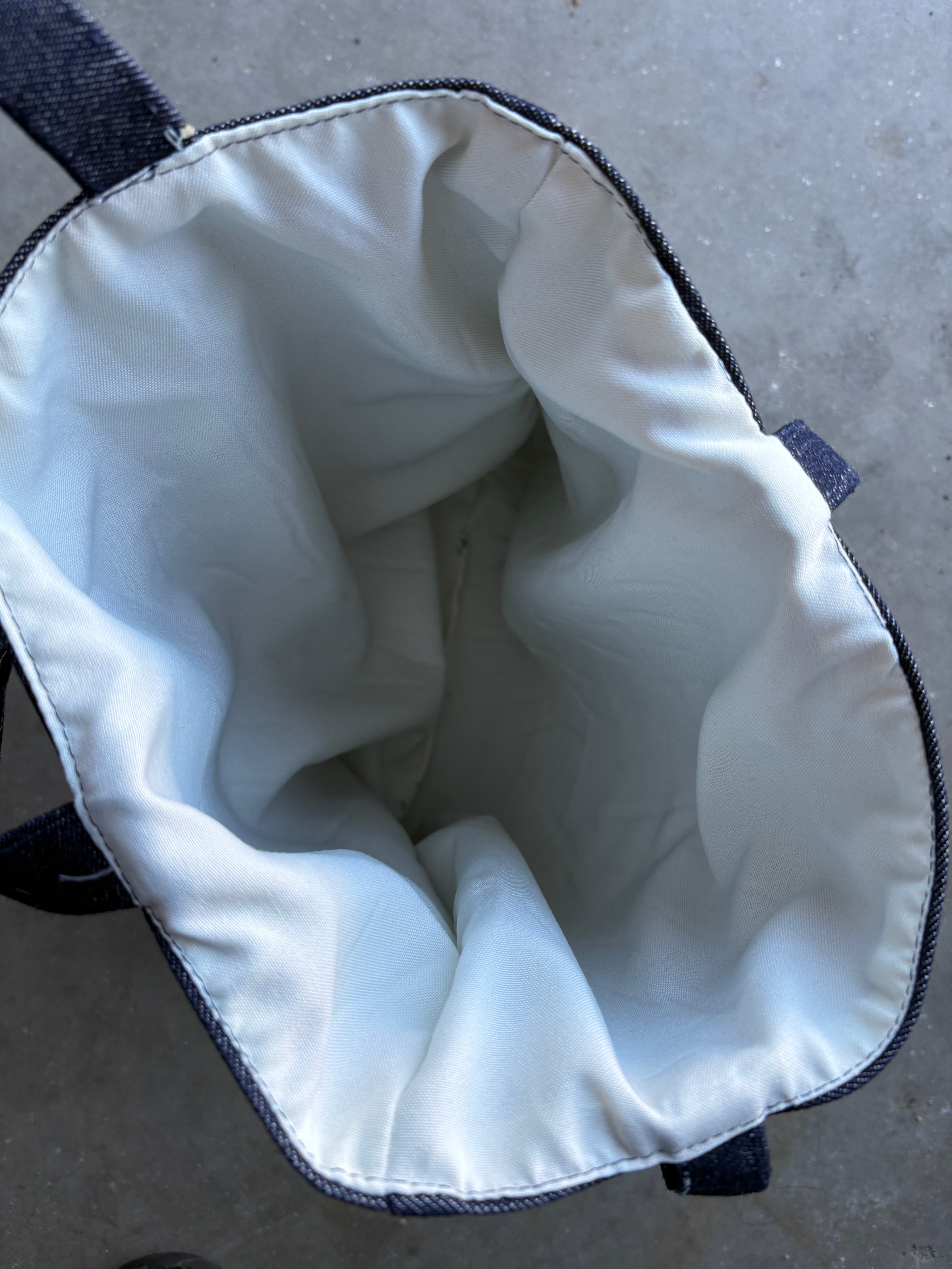 SERGEDSEAMS GRAFFITI EMBROIDERED TOTEBAG