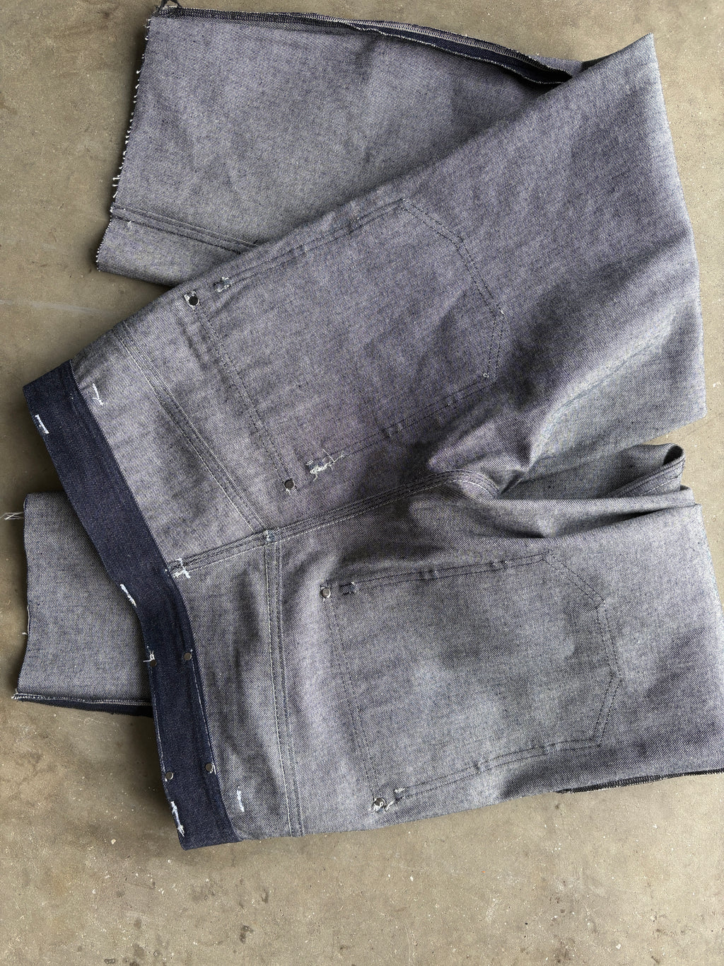 CHAIN LINK RAW DENIM JEANS